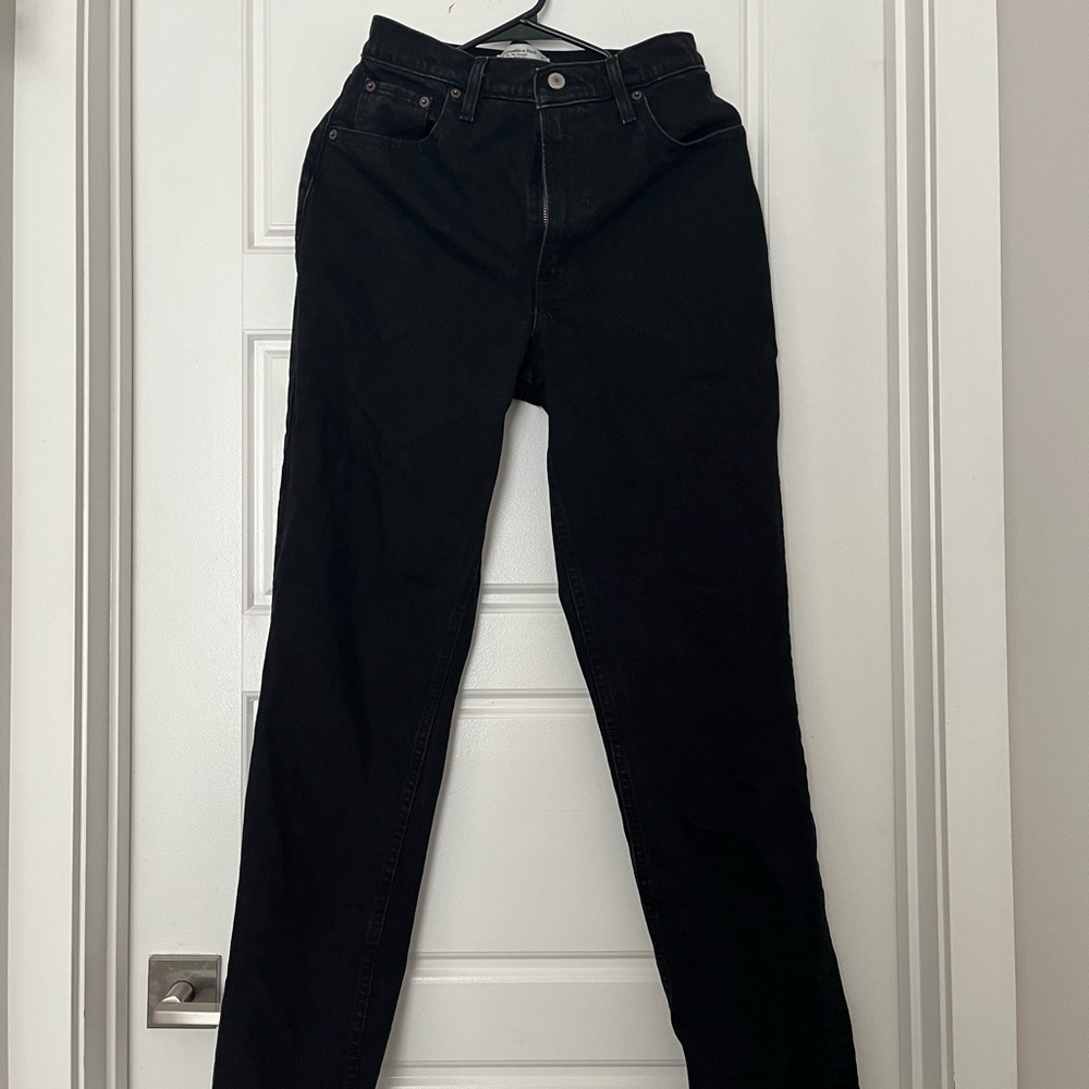 Abercrombie & Fitch Ultra High Rise 90s Straight Leg Jean - 27 Curve Fit